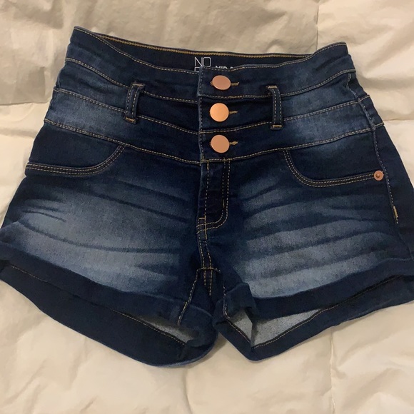 No Boundaries Juniors Stretch Mid-Rise Shorts - Picture 2 of 7